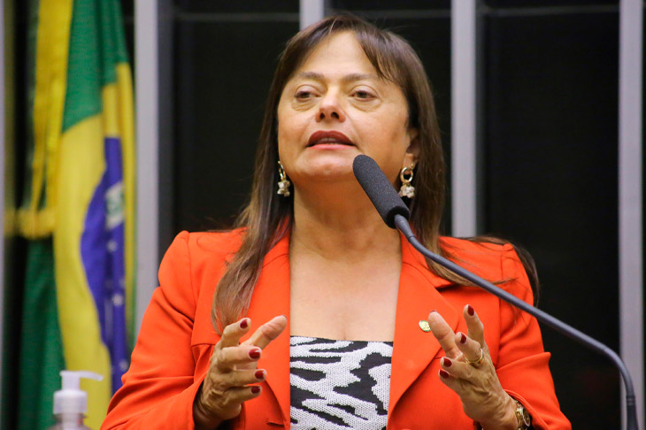 Deputada Alice Portugal faz denúncia ao MEC expondo o ...