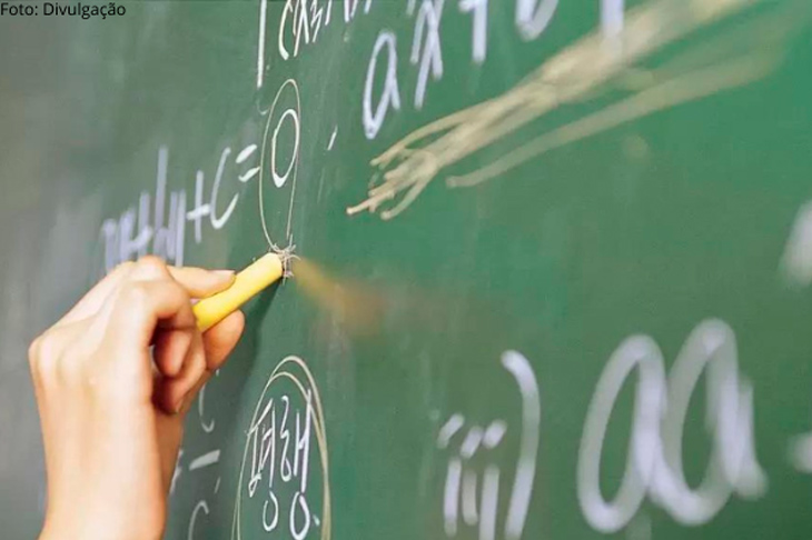 CNTE: O Piso Salarial Profissional Nacional do Magistério, em 2024, continua sendo R$ 4.580,57