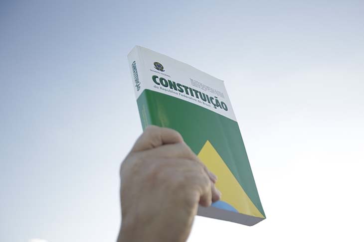 Manifesto pela democracia: ‘Cortar aventura de Bolsonaro no nascedouro’
